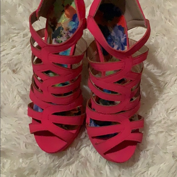 Heels - Picture 3 of 4